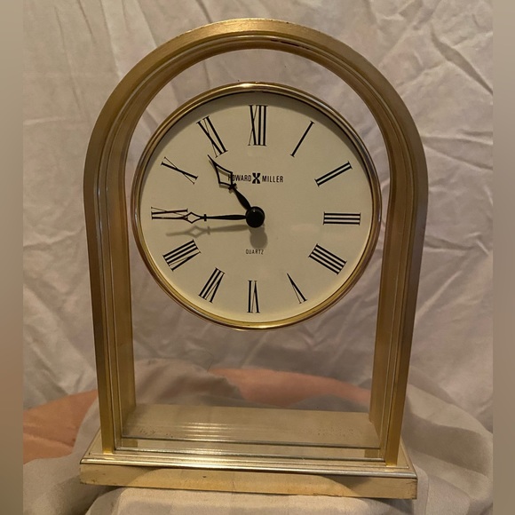 Wall Decor Vintage Gold Howard Miller Quartz Desk Mantle Clock Mid